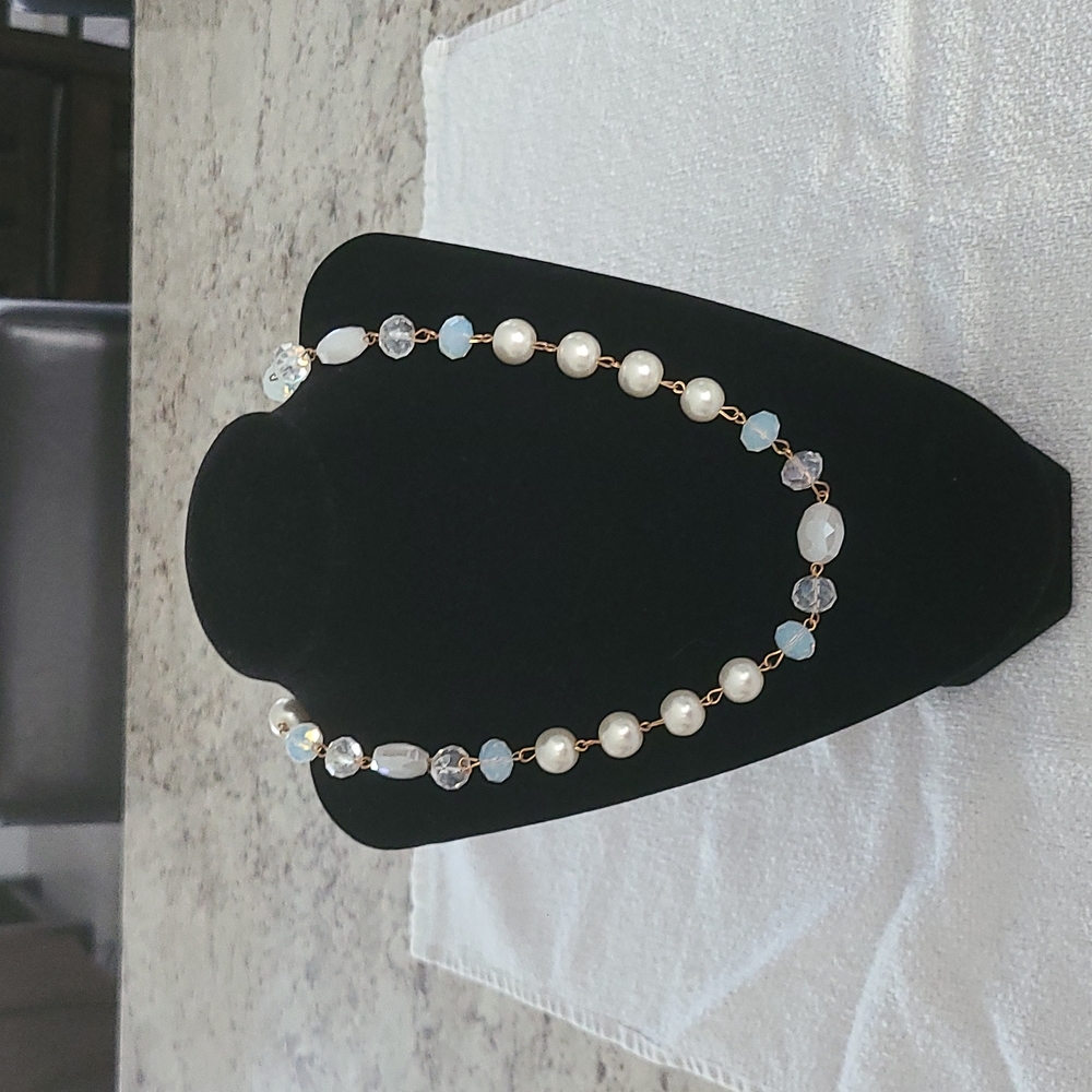 Ole Opal/Pearl/Clear Color Necklace and Earring Set